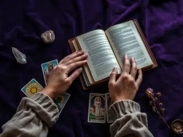 đọc Lại Trải Bài Tarot Cũ Có ích Gì